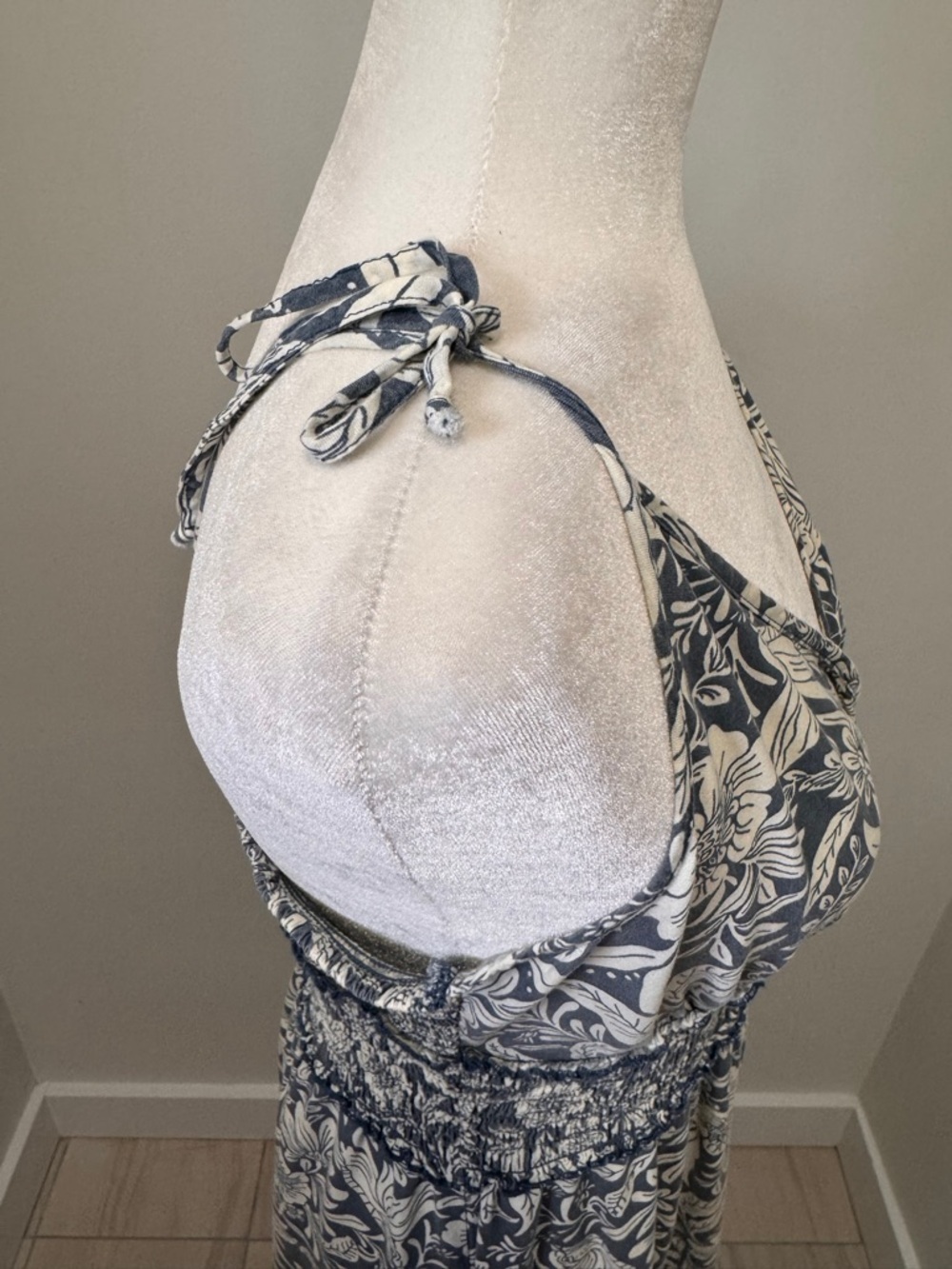 Patrons of Peace Blue & Cream Floral V-Neck Midi Dress - Picture 7 of 14